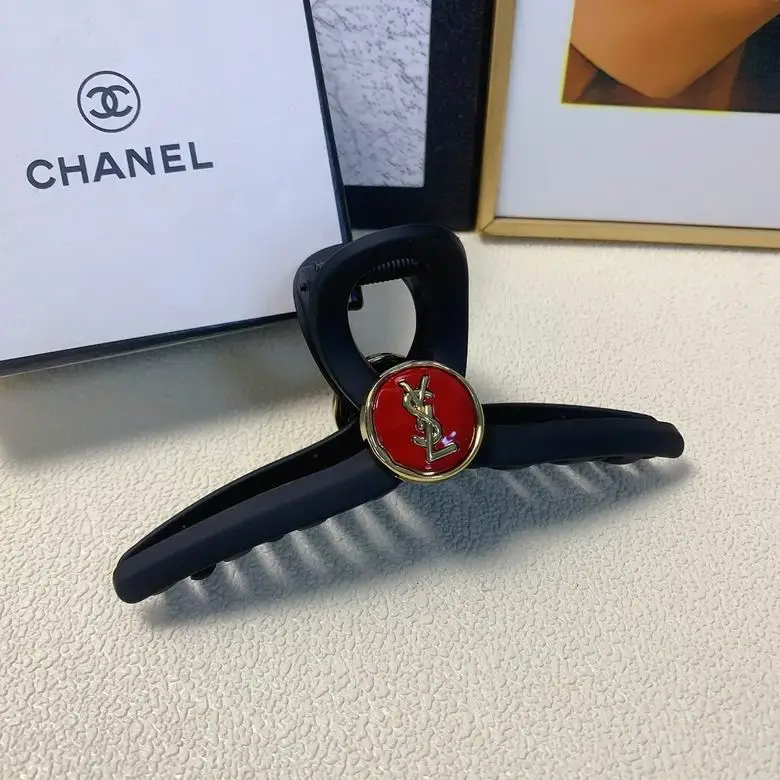 Chanel Hair Grab Clip  (4)